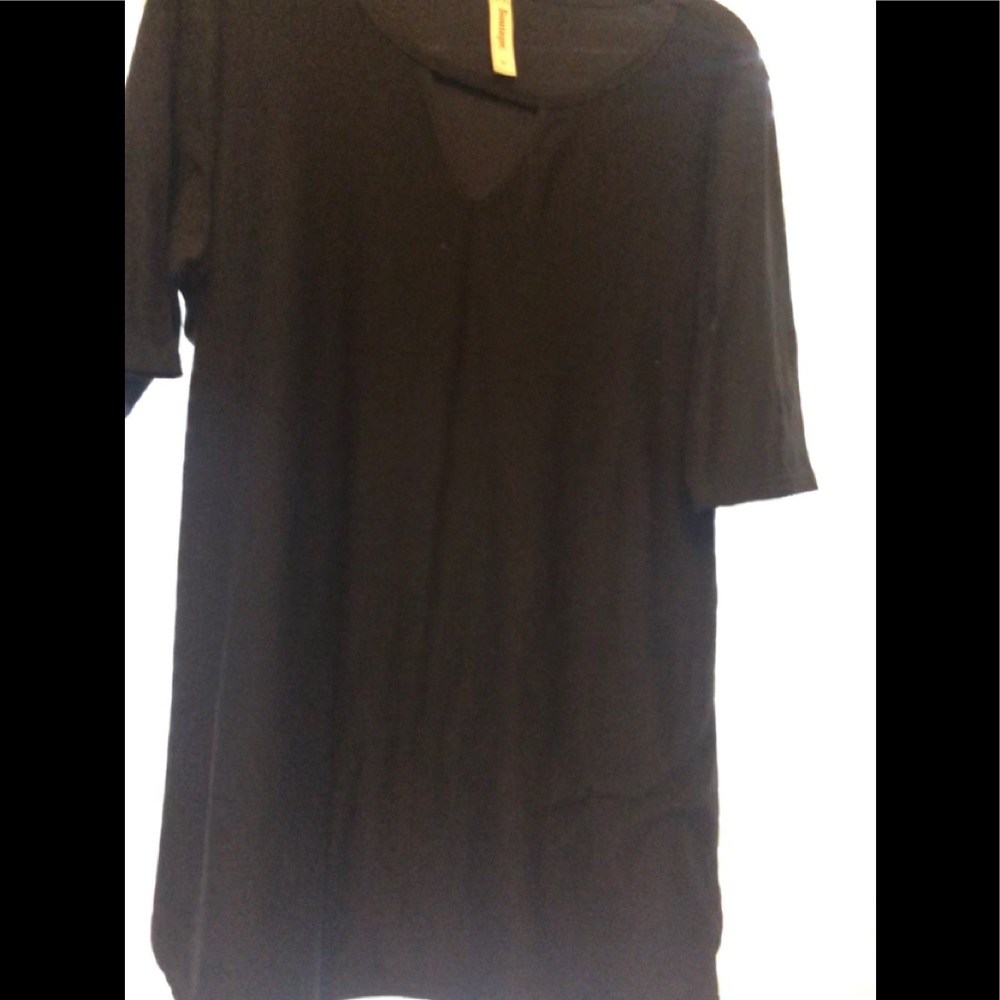 Black Woman’s XL Tunic with diamond cutout